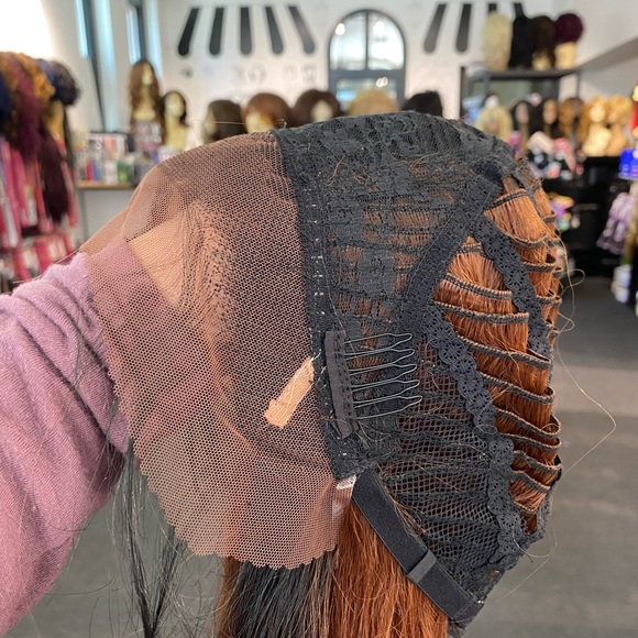 Long Beautiful Ombré Lace Front Wig!! - Picture 7 of 7